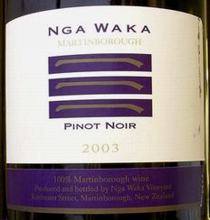 PINOT NOIR MARTINBOROUGH NGA WAKA